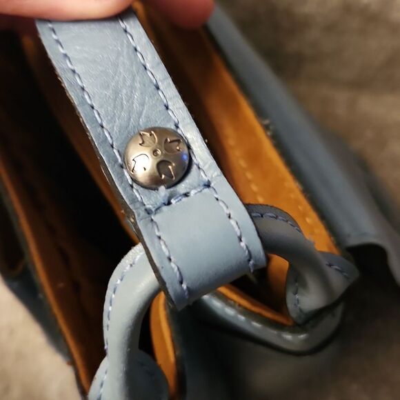Patricia Nash "Leandra" Blue Tooled Leather Crossbody Bag w/ Embossed Flowers - Picture 12 of 15